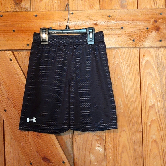 Boys Size 7 Under Armour Athletic Shorts - Picture 1 of 2